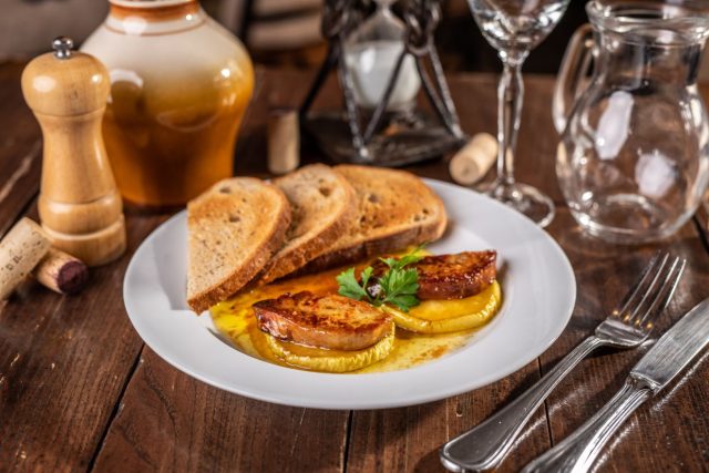 Modrá Hviezda - Restaurant in Bratislava - Fatted duck liver “Foie gras” on caramedlized apple, toasted bread