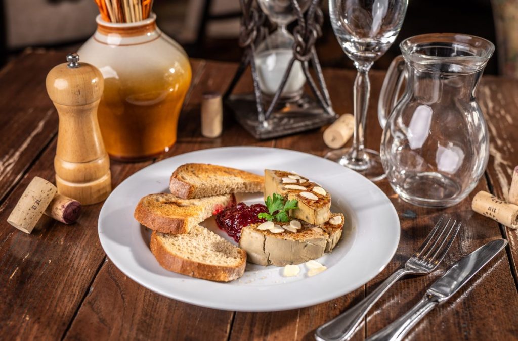 Modrá Hviezda - Restaurant in Bratislava - Duck liver paté with almond and cranberries, toasted bread
